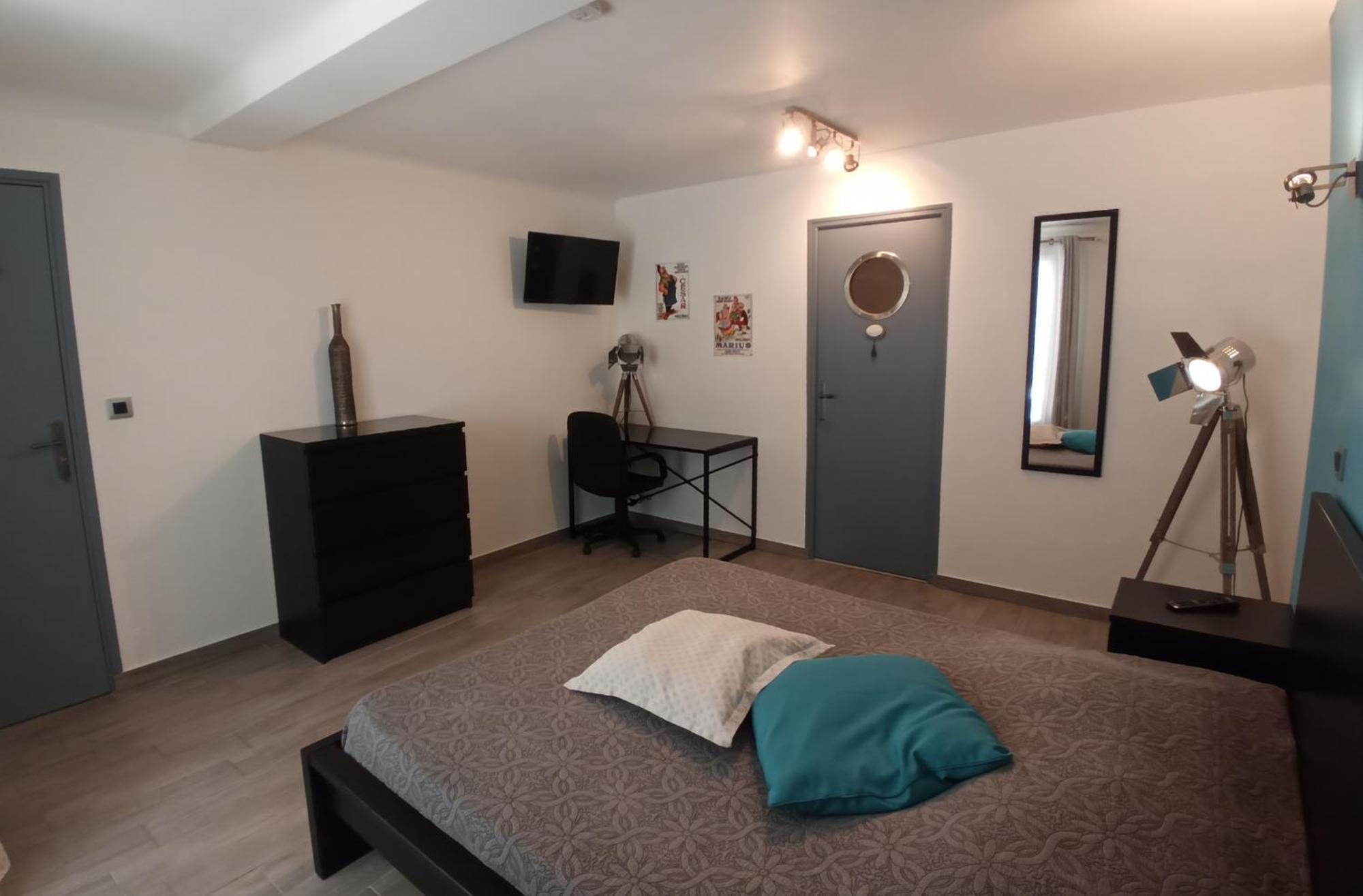 Sur Les Pas De Pagnol Bed & Breakfast Aubagne Phòng bức ảnh